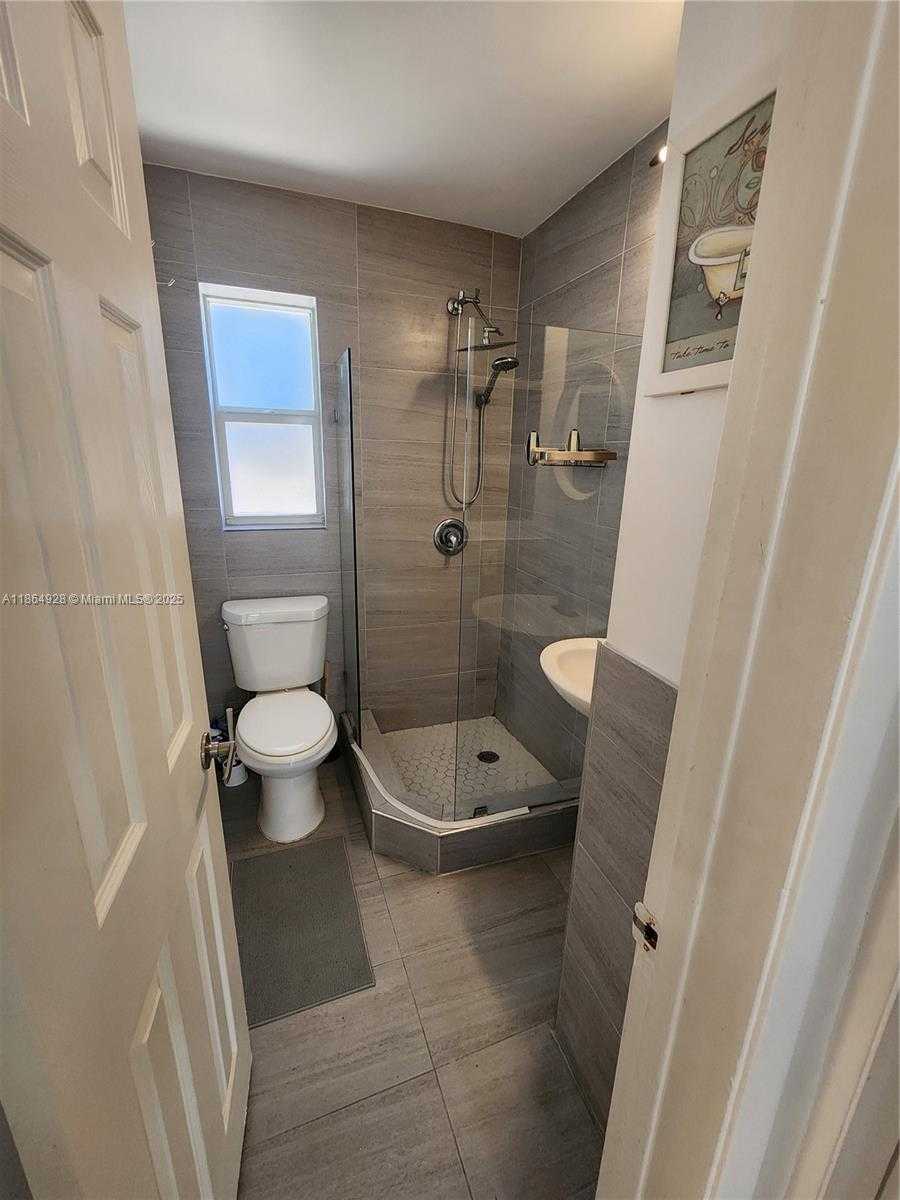 Small Image of 315 WALNUT ST #2, Hollywood Number 14