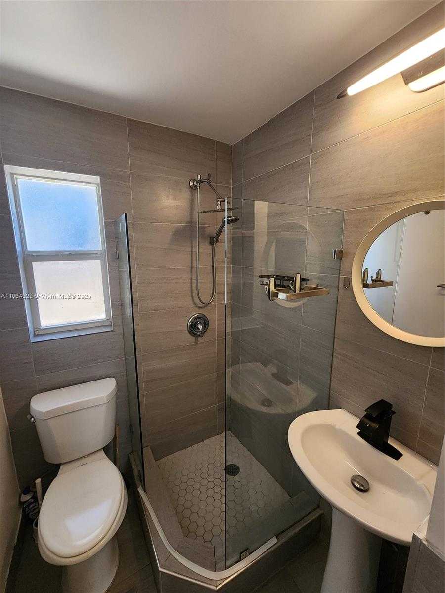 Small Image of 315 WALNUT ST #2, Hollywood Number 16