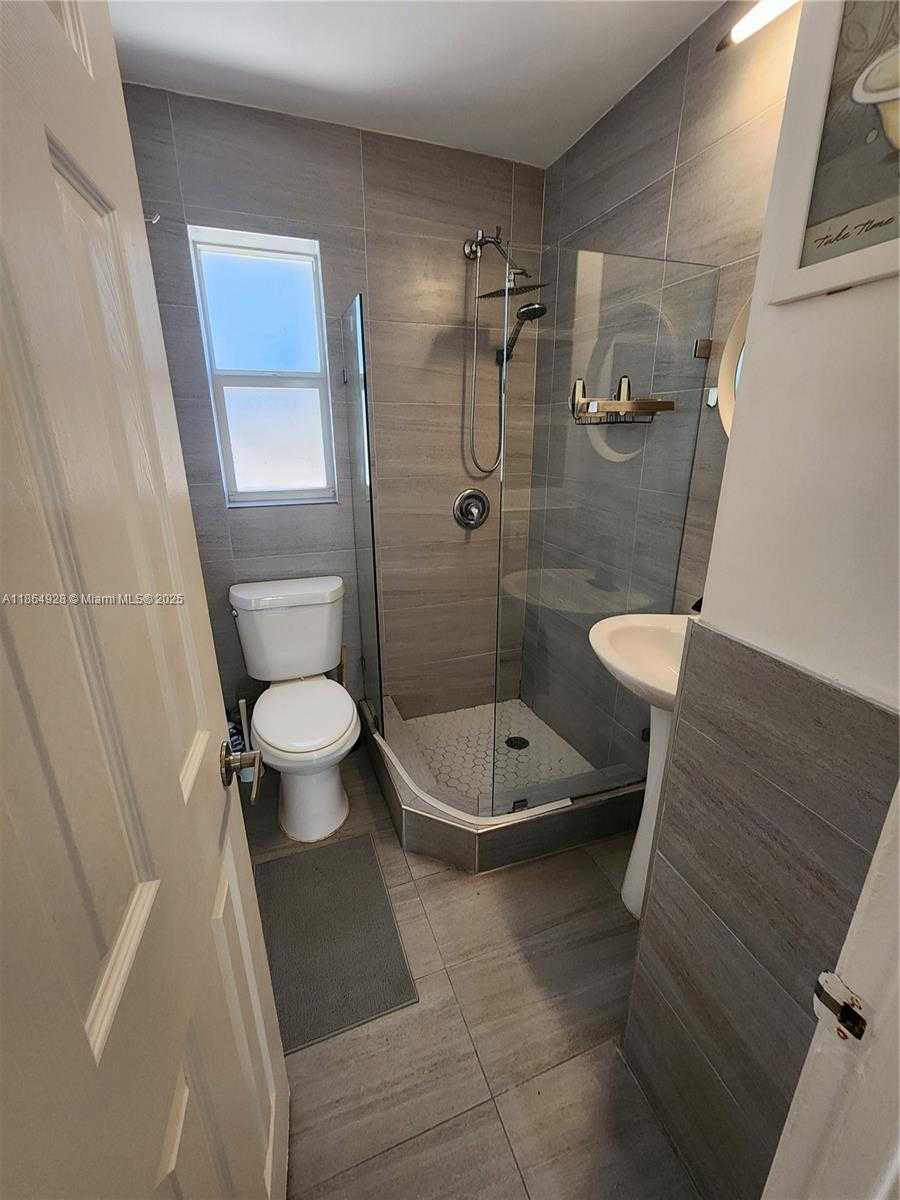 Small Image of 315 WALNUT ST #2, Hollywood Number 17