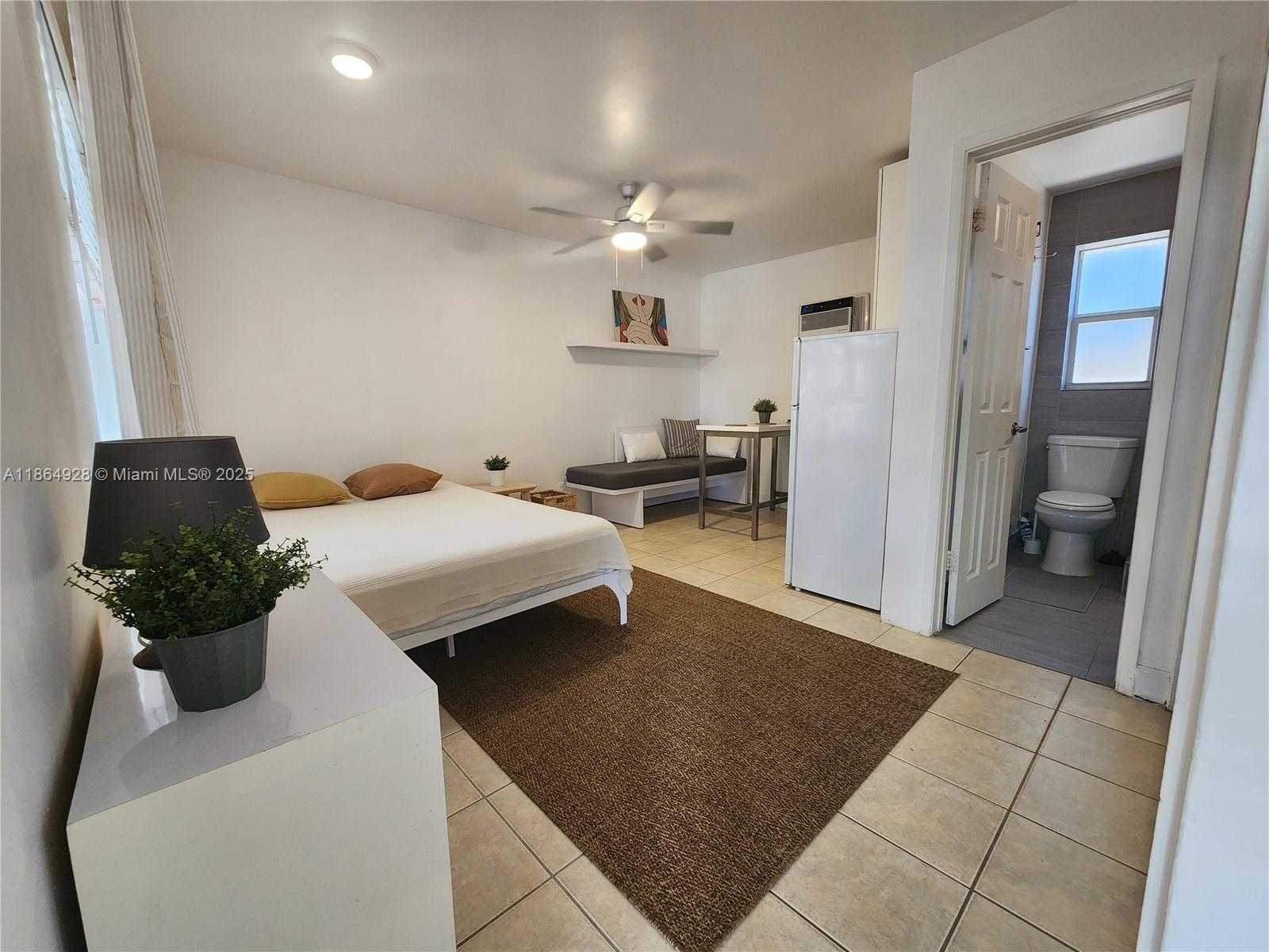 Small Image of 315 WALNUT ST #2, Hollywood Number 6