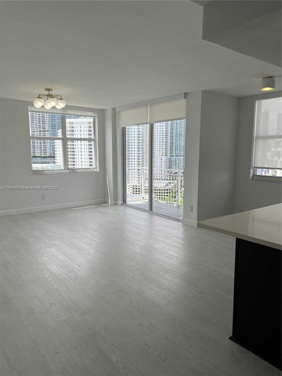 Small Image of 770 CLAUGHTON ISLAND DR #PH-17, Miami Number 2