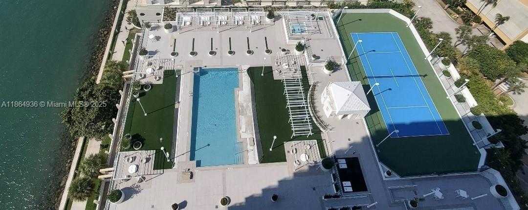 Small Image of 770 CLAUGHTON ISLAND DR #PH-17, Miami Number 26