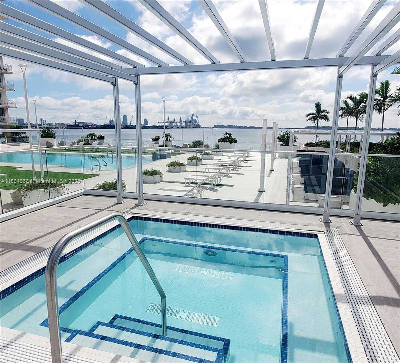 Small Image of 770 CLAUGHTON ISLAND DR #PH-17, Miami Number 27