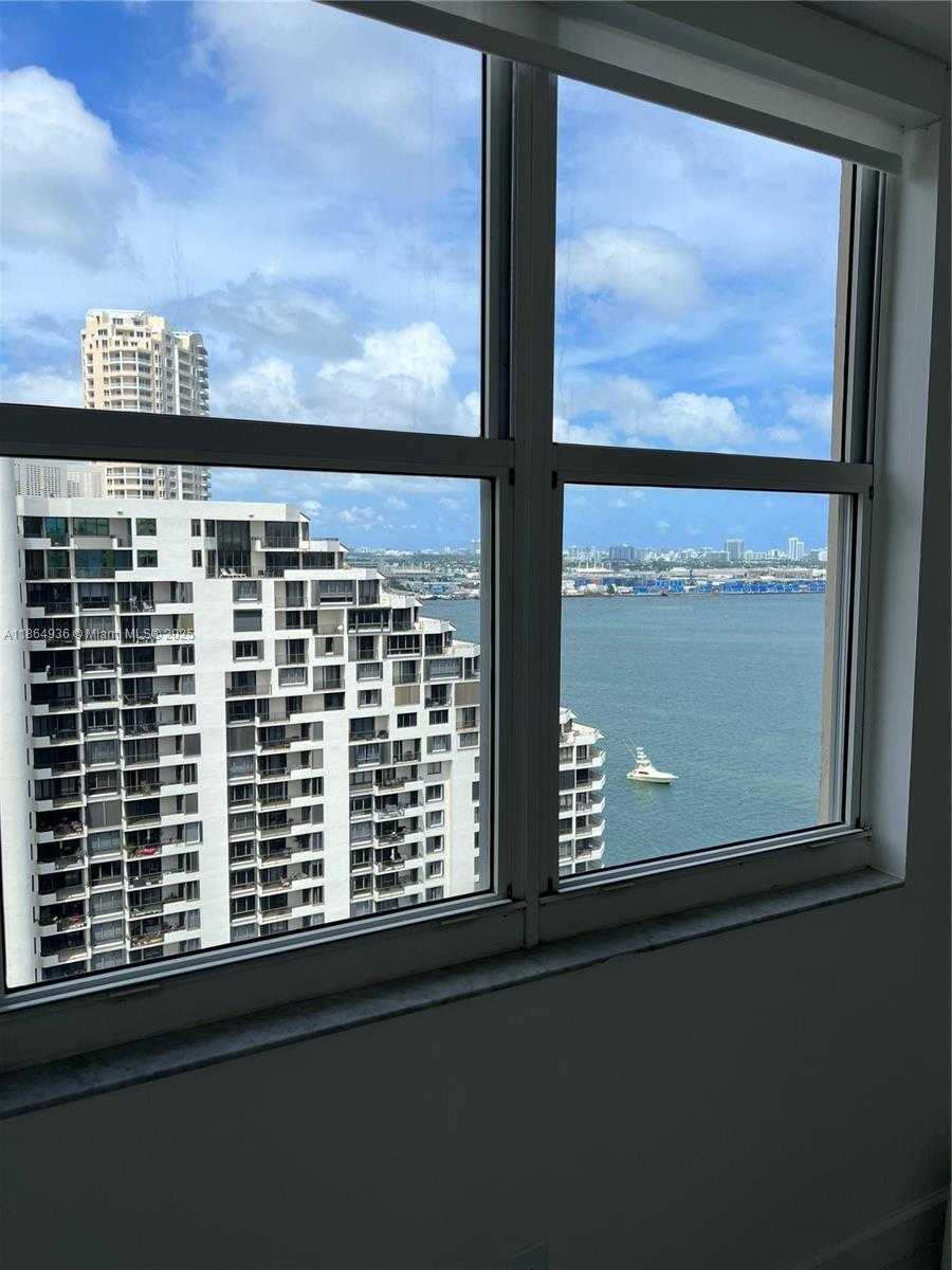 Small Image of 770 CLAUGHTON ISLAND DR #PH-17, Miami Number 6