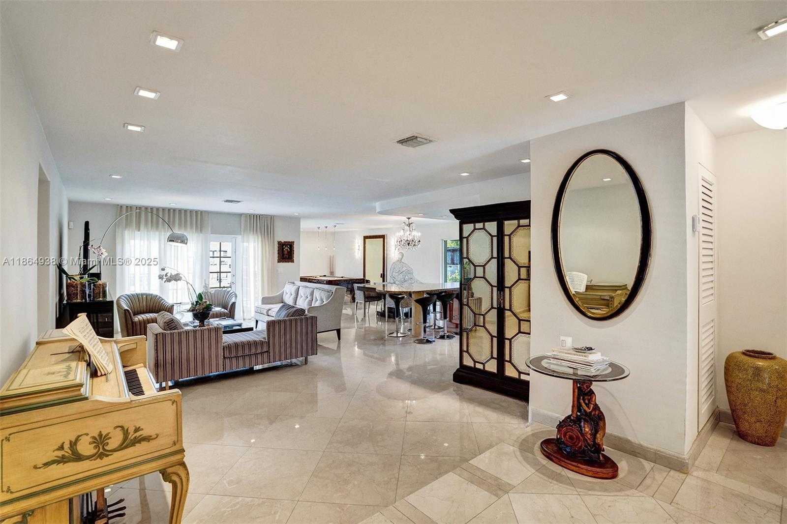 Small Image of 12840 HICKORY RD, North Miami Number 6