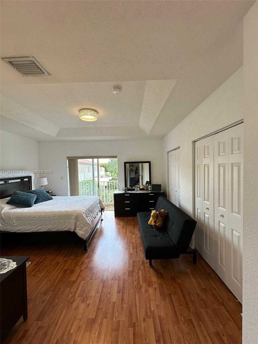 Small Image of 13713 SOUTH WEST 171ST LN, Miami Number 10