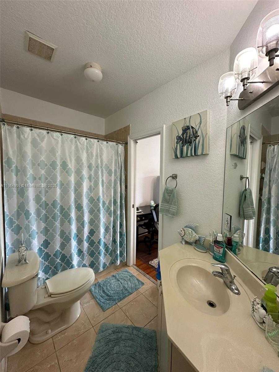 Small Image of 13713 SOUTH WEST 171ST LN, Miami Number 11