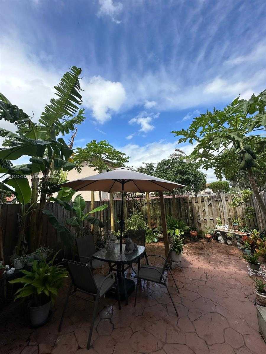Small Image of 13713 SOUTH WEST 171ST LN, Miami Number 12