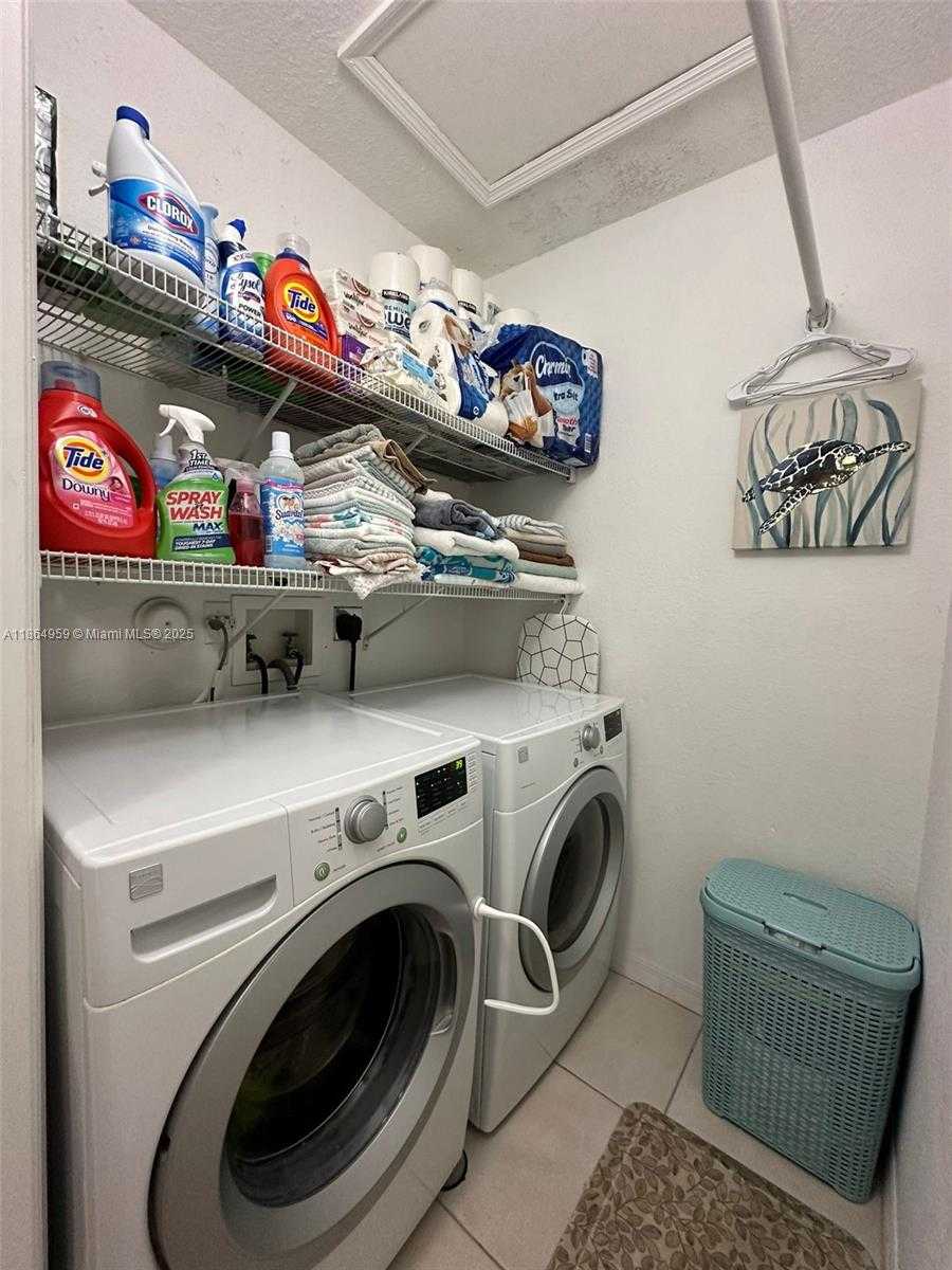Small Image of 13713 SOUTH WEST 171ST LN, Miami Number 14