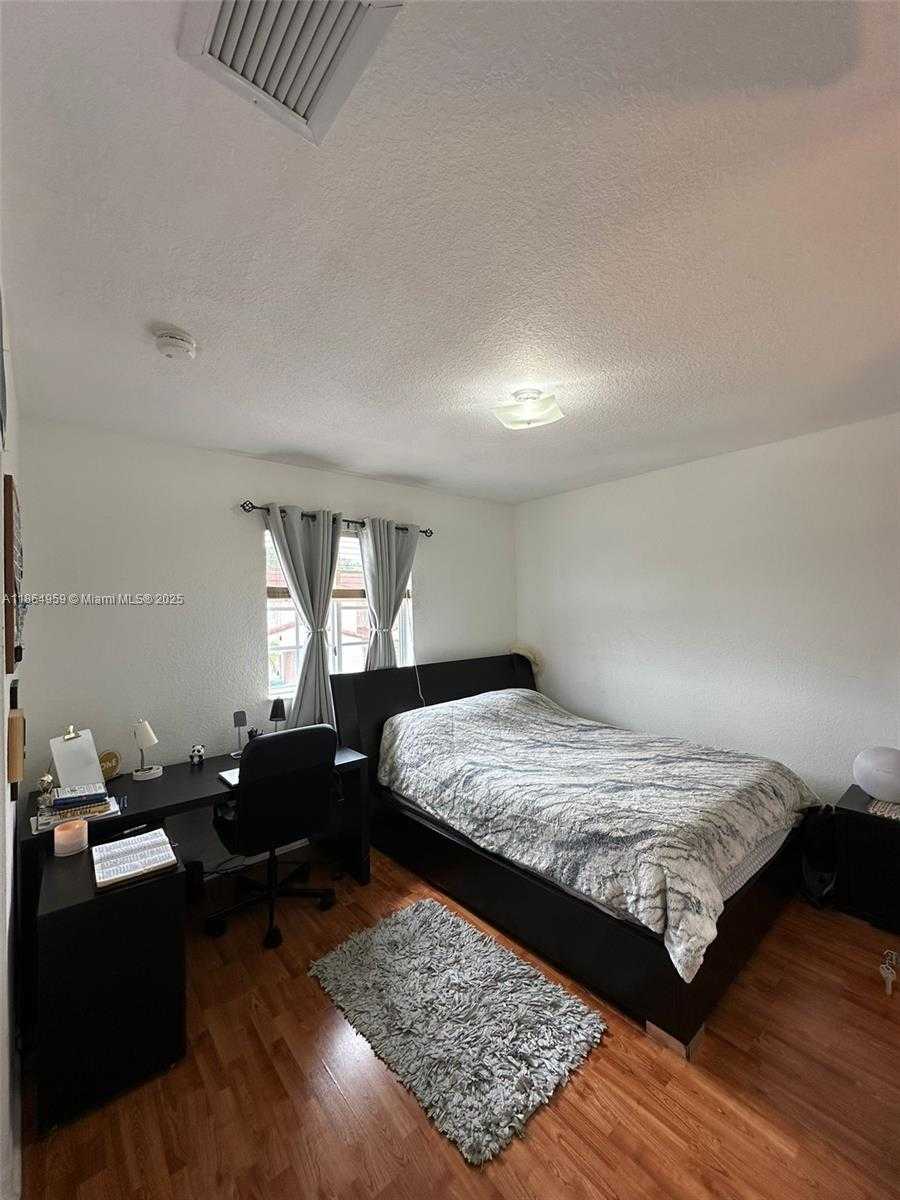 Small Image of 13713 SOUTH WEST 171ST LN, Miami Number 8