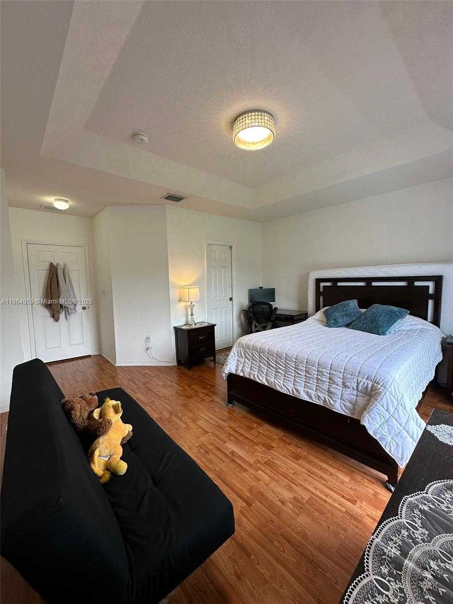 Small Image of 13713 SOUTH WEST 171ST LN, Miami Number 9