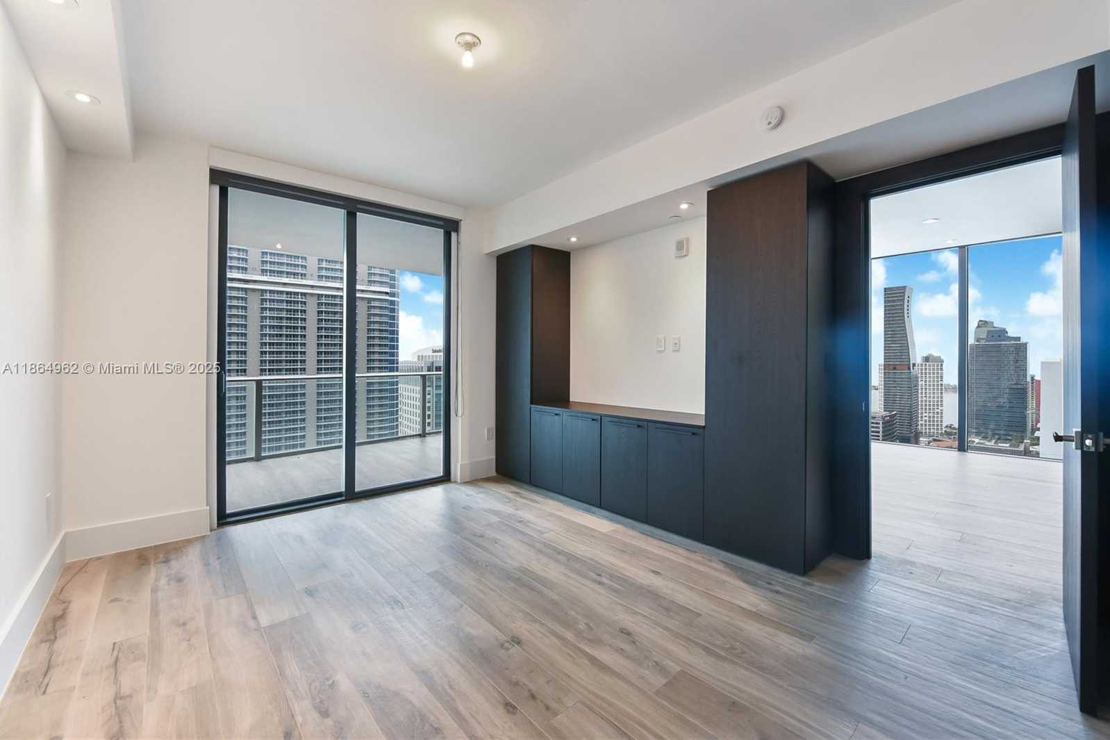 Small Image of 1010 BRICKELL AVE #3905, Miami Number 10