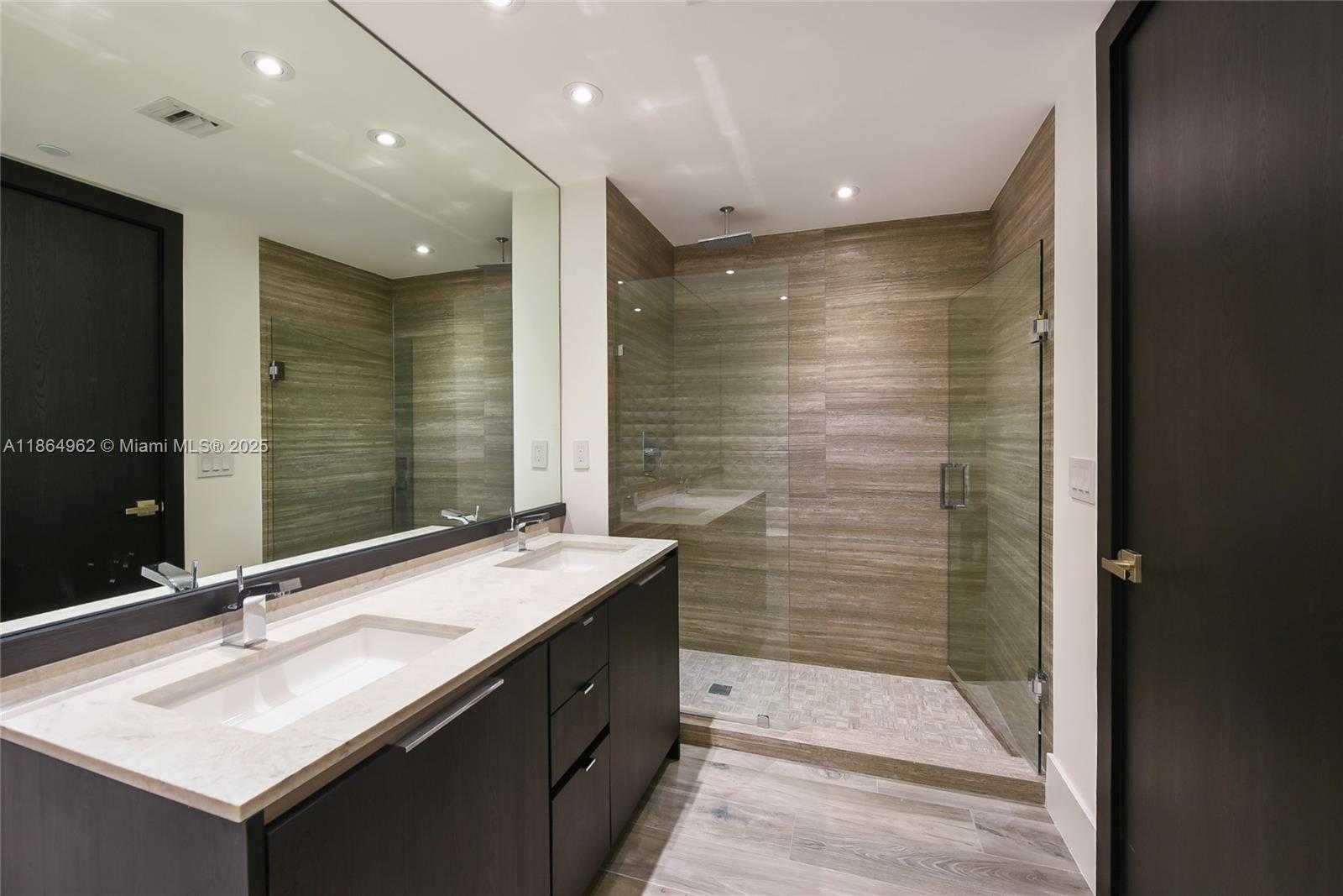 Small Image of 1010 BRICKELL AVE #3905, Miami Number 12