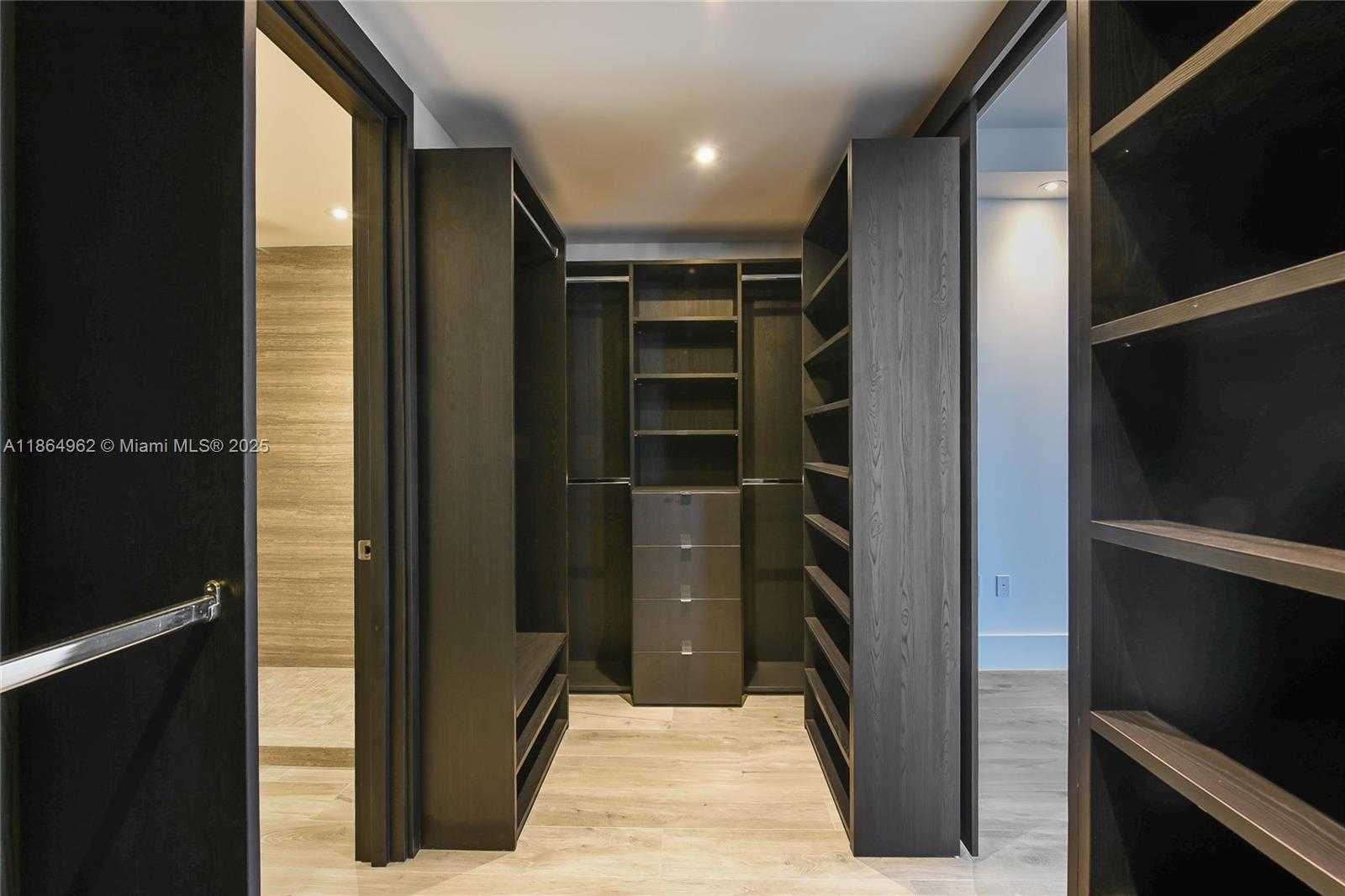 Small Image of 1010 BRICKELL AVE #3905, Miami Number 13