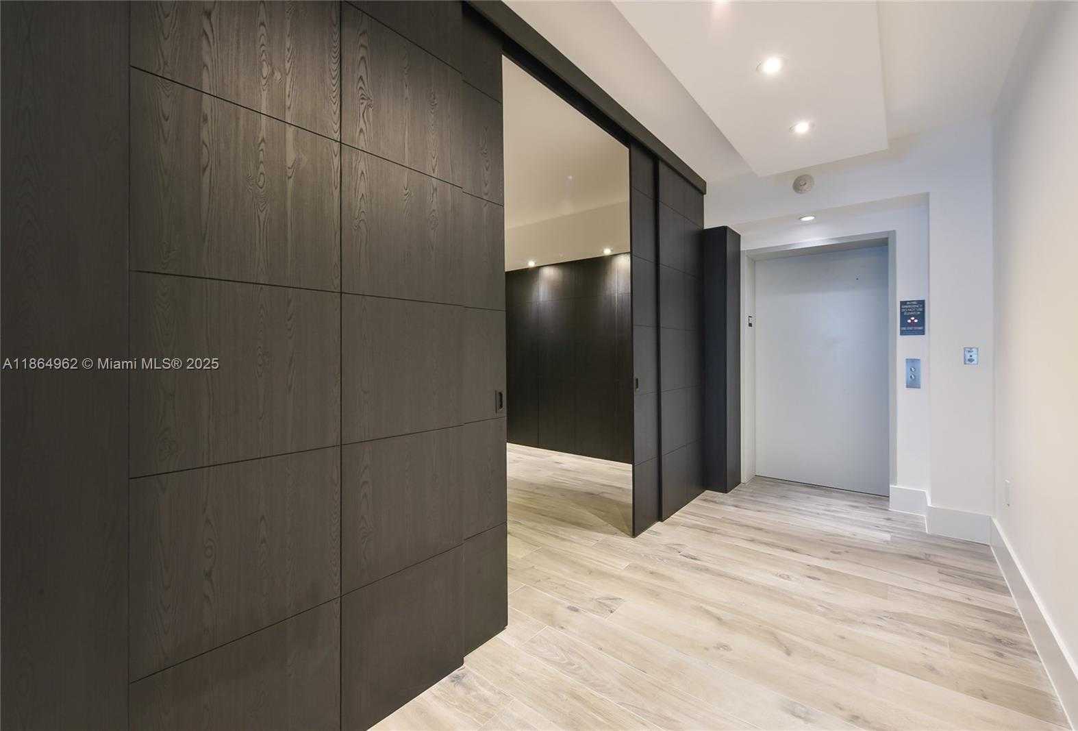 Small Image of 1010 BRICKELL AVE #3905, Miami Number 2