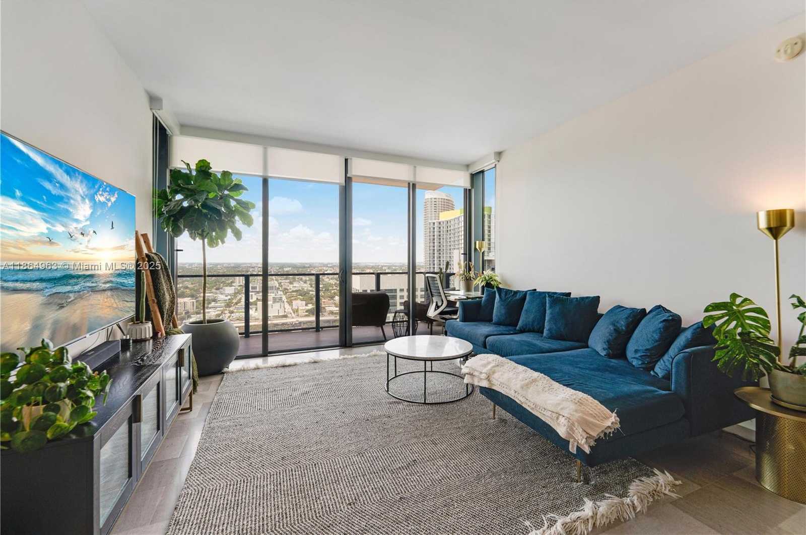 Small Image of 88 SOUTH WEST 7TH ST #2910, Miami Number 2