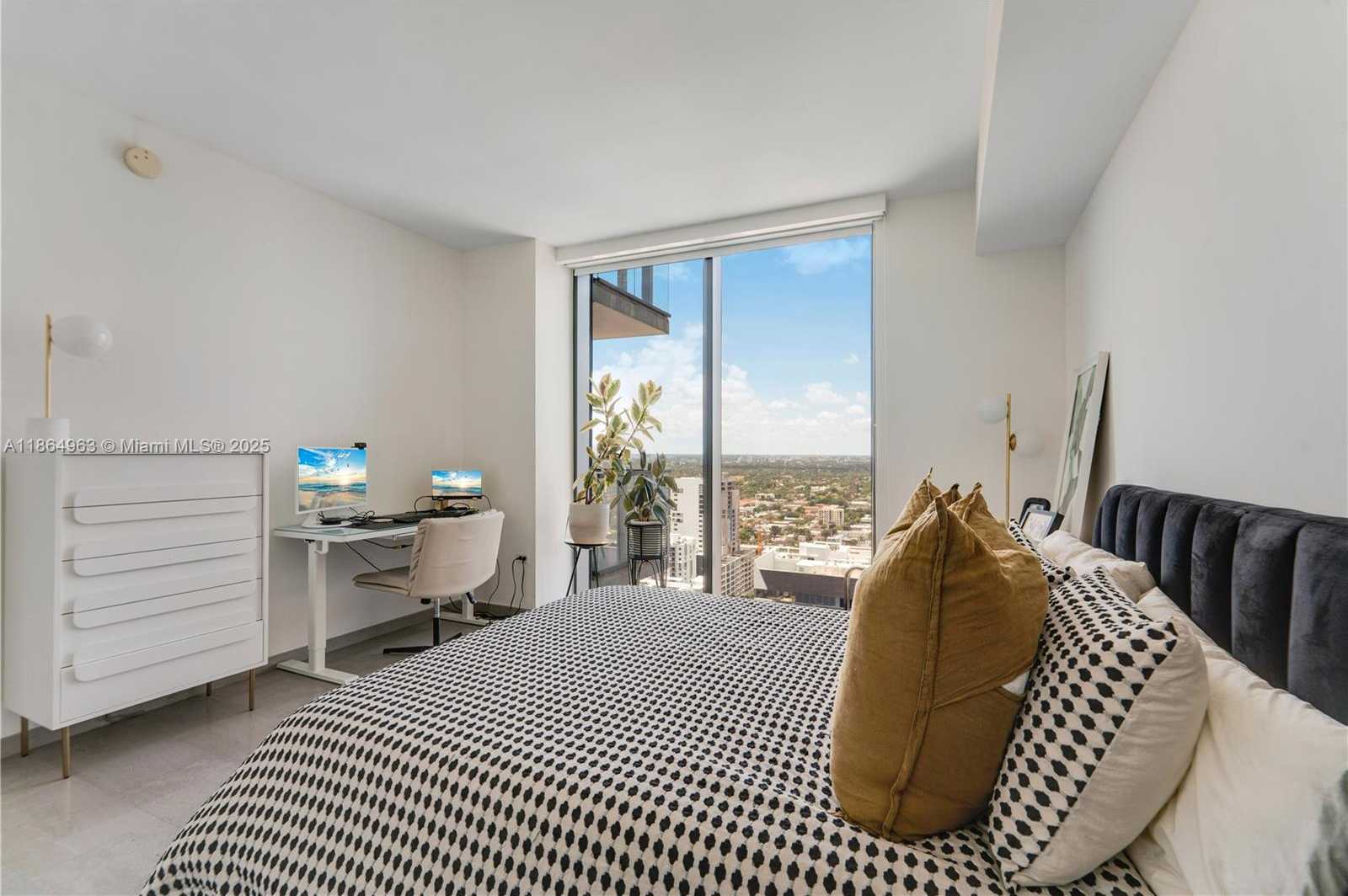 Small Image of 88 SOUTH WEST 7TH ST #2910, Miami Number 9