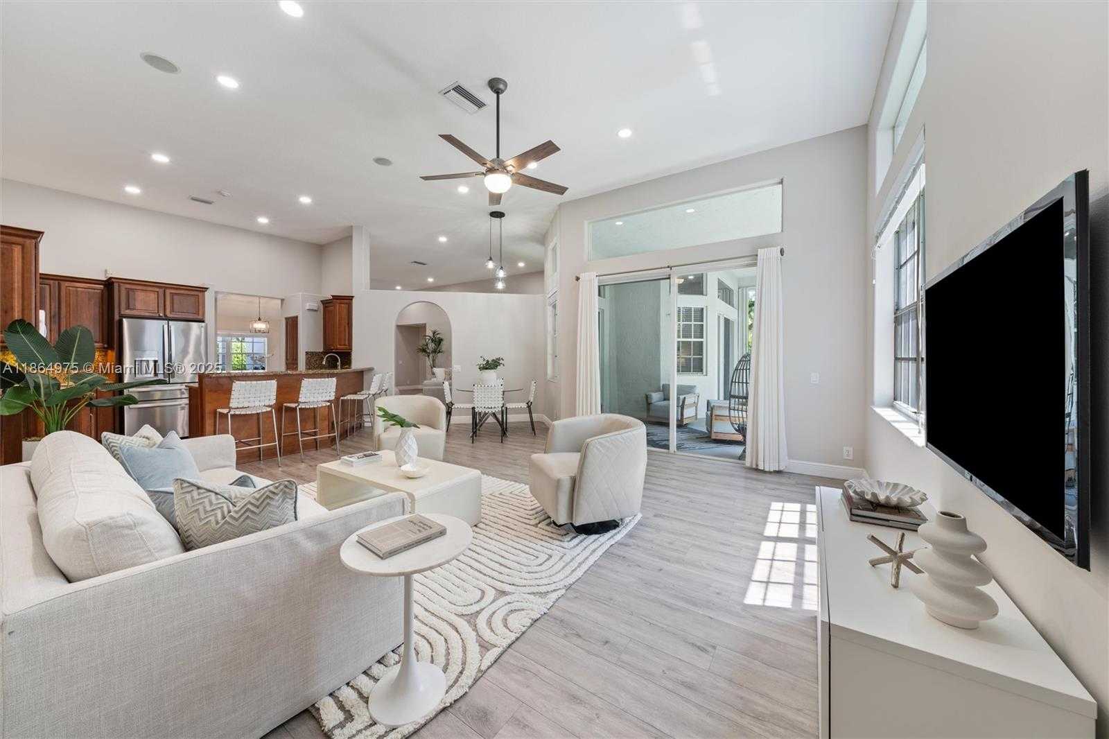 Small Image of 2587 JARDIN CT, Weston Number 11