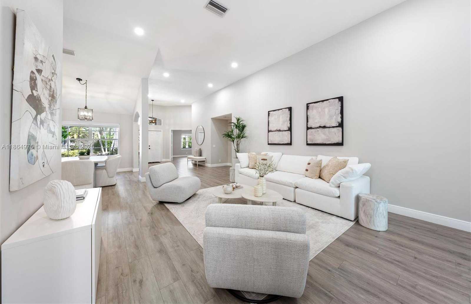 Small Image of 2587 JARDIN CT, Weston Number 2
