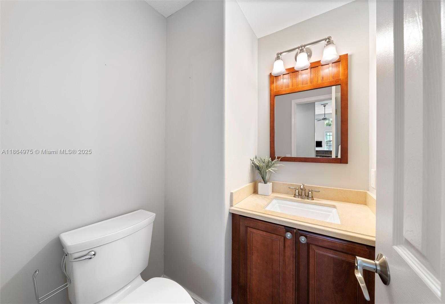 Small Image of 2587 JARDIN CT, Weston Number 23