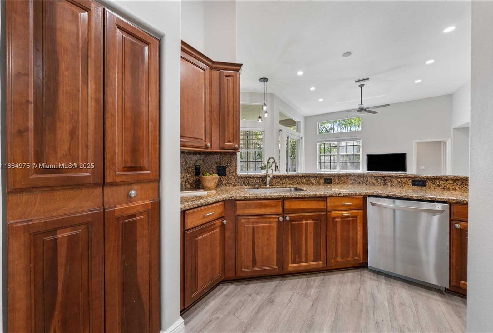 Small Image of 2587 JARDIN CT, Weston Number 6