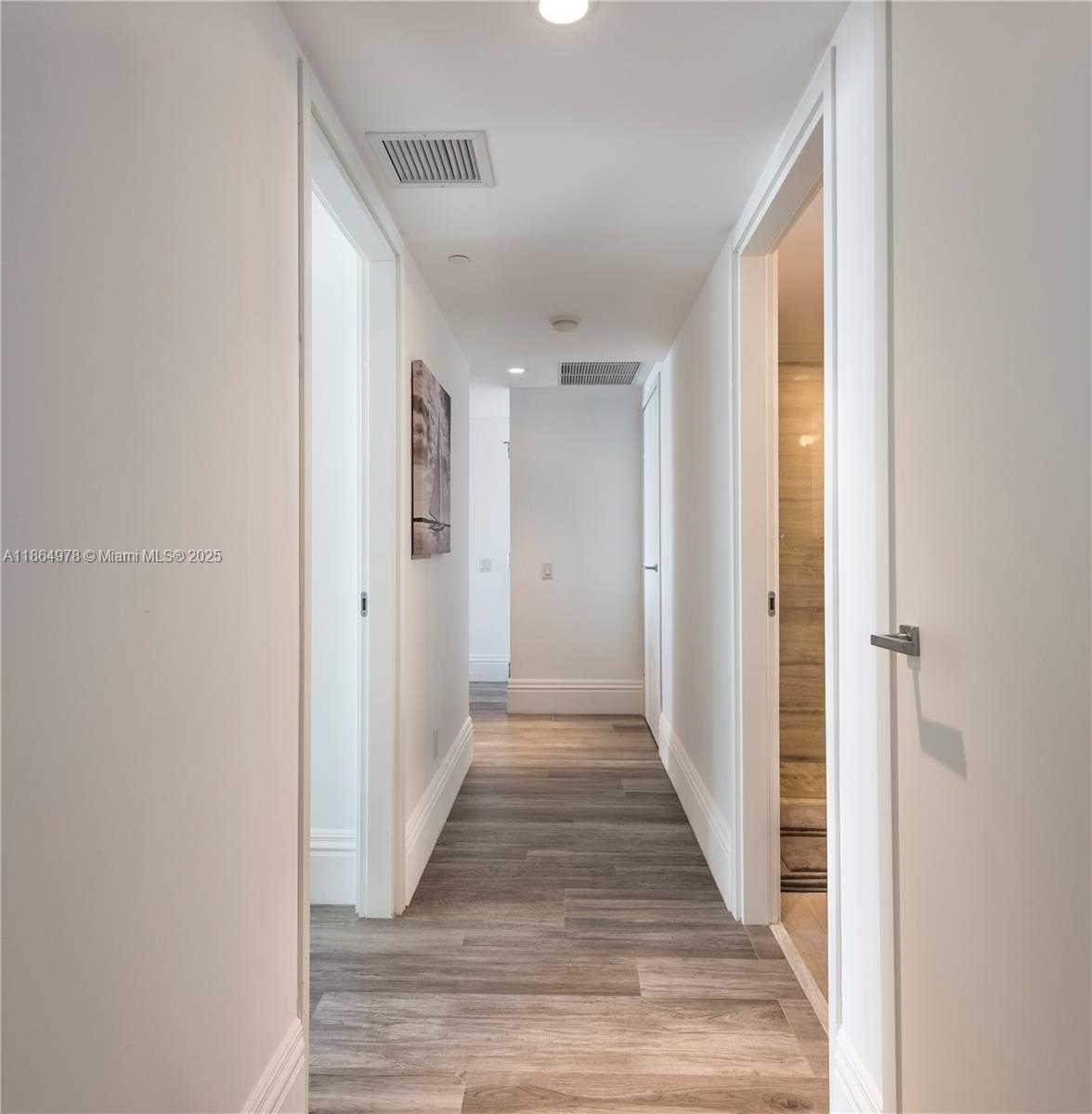 Small Image of 1300 BRICKELL BAY DR #1909, Miami Number 10