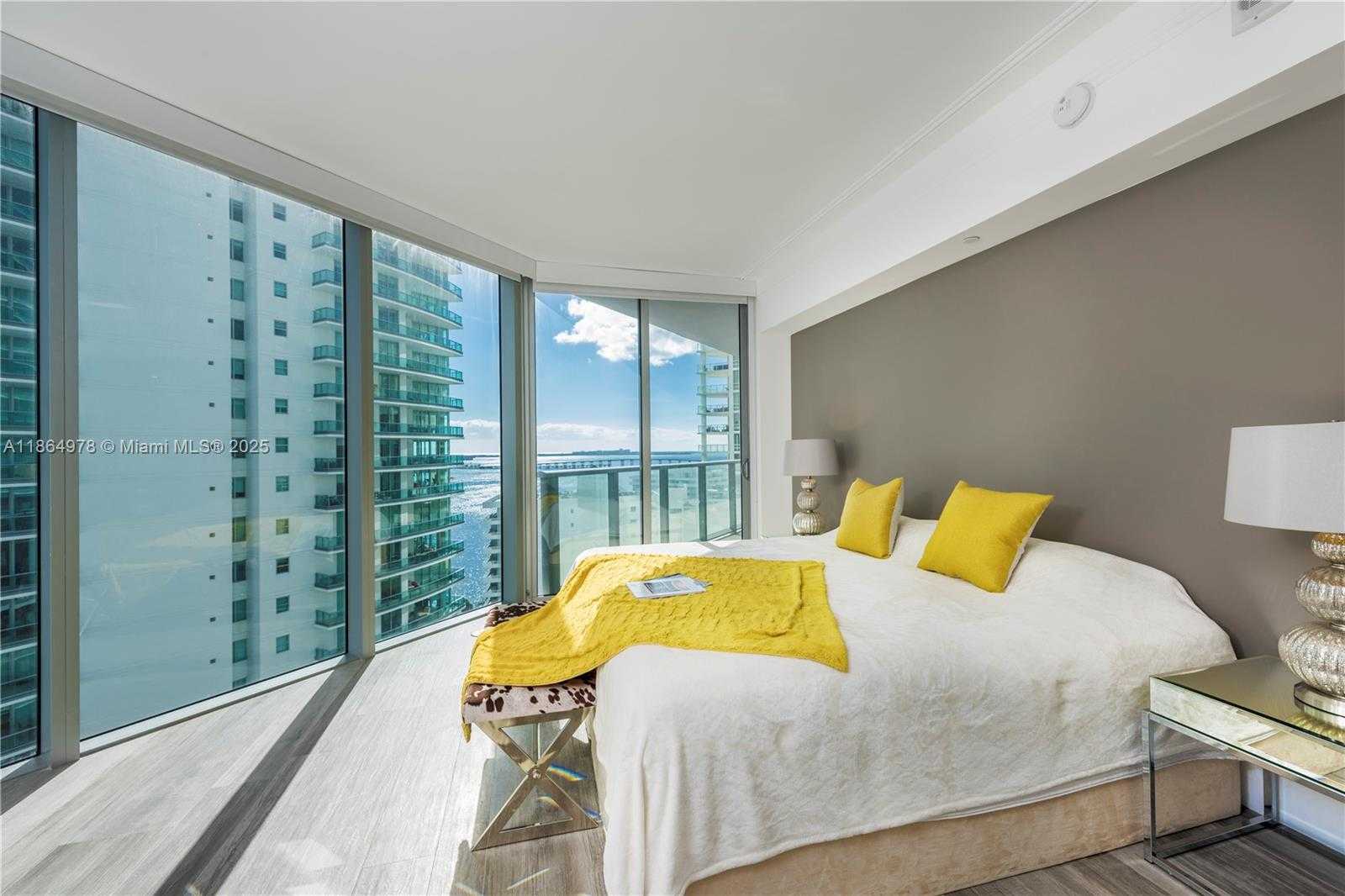 Small Image of 1300 BRICKELL BAY DR #1909, Miami Number 12