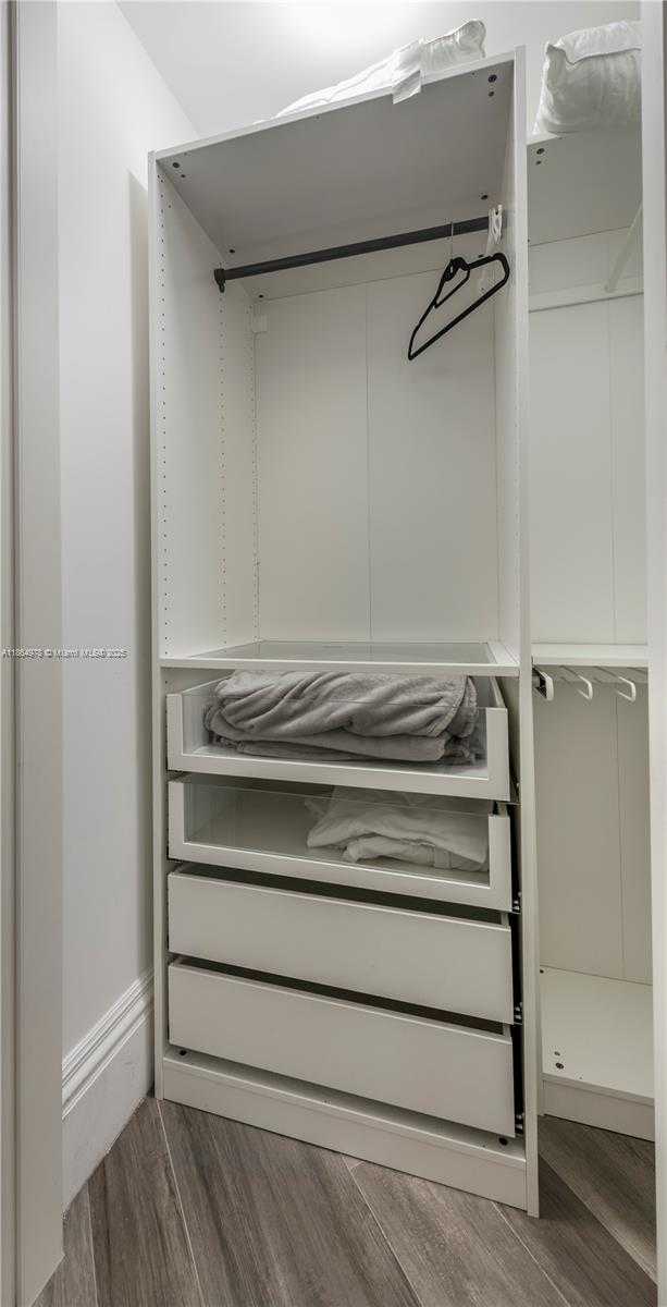 Small Image of 1300 BRICKELL BAY DR #1909, Miami Number 18