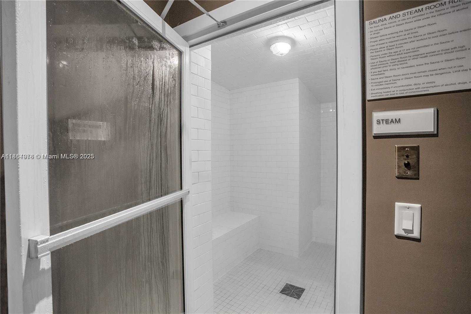 Small Image of 1300 BRICKELL BAY DR #1909, Miami Number 26
