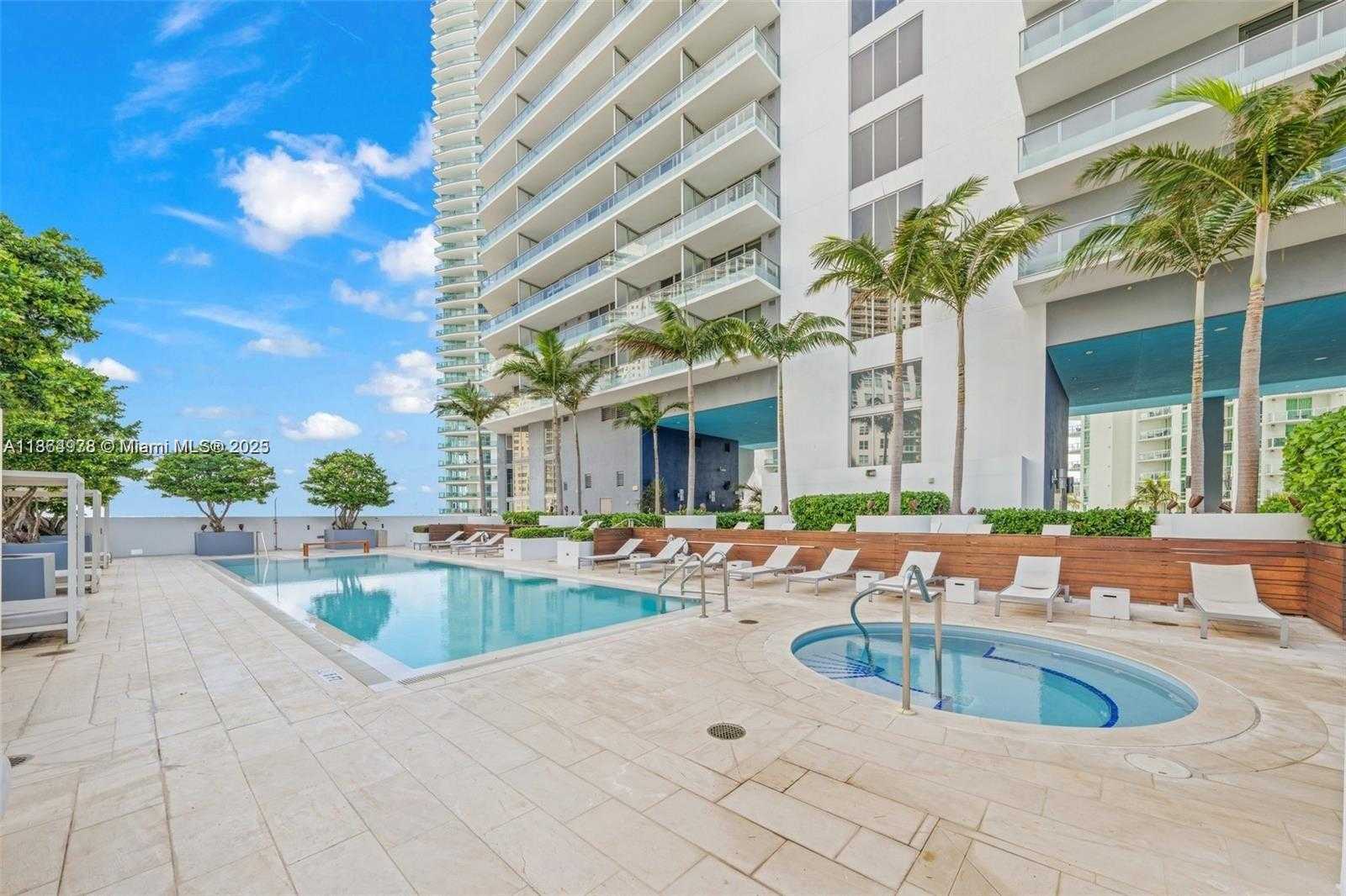 Small Image of 1300 BRICKELL BAY DR #1909, Miami Number 31