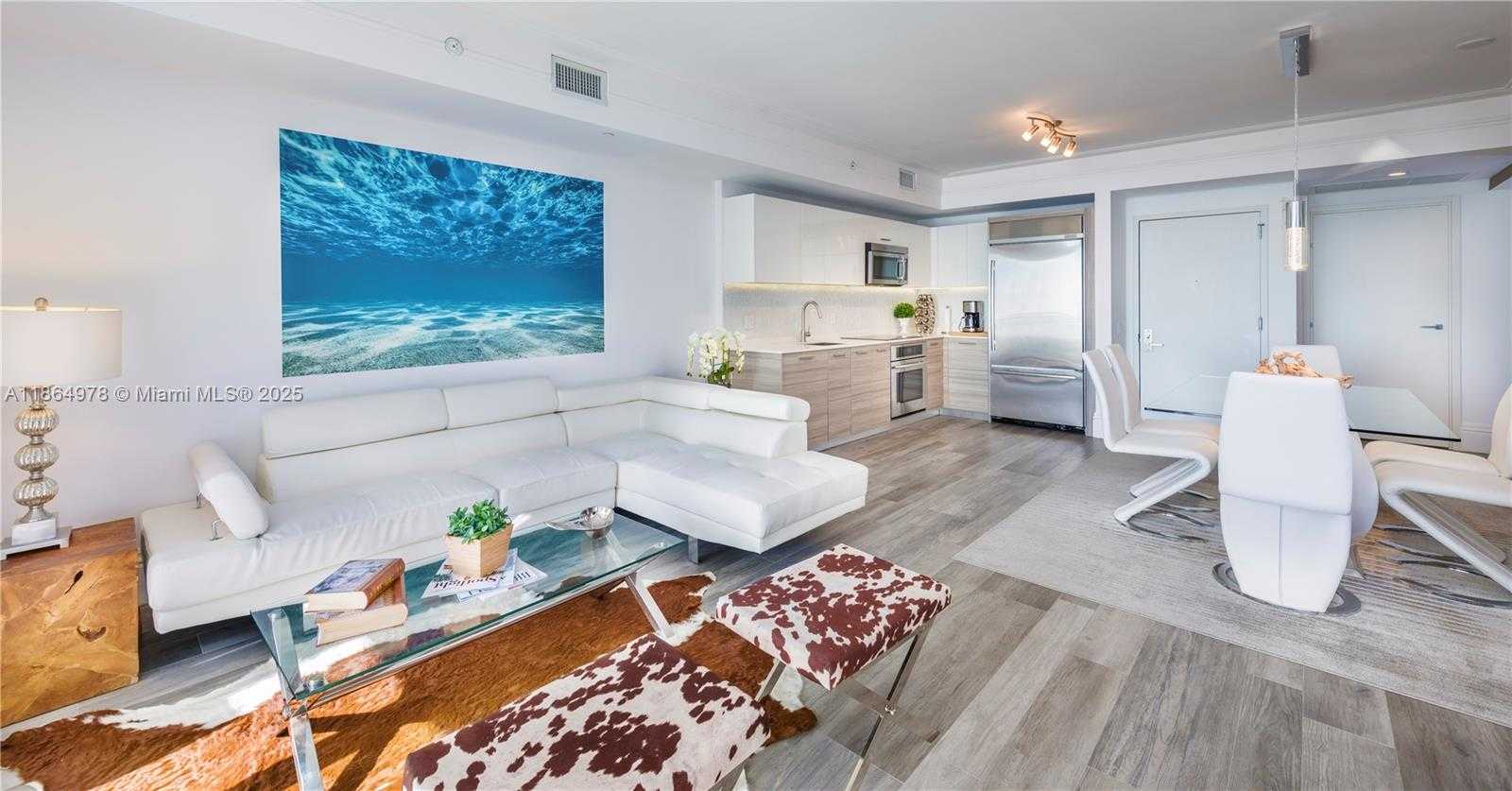 Small Image of 1300 BRICKELL BAY DR #1909, Miami Number 5