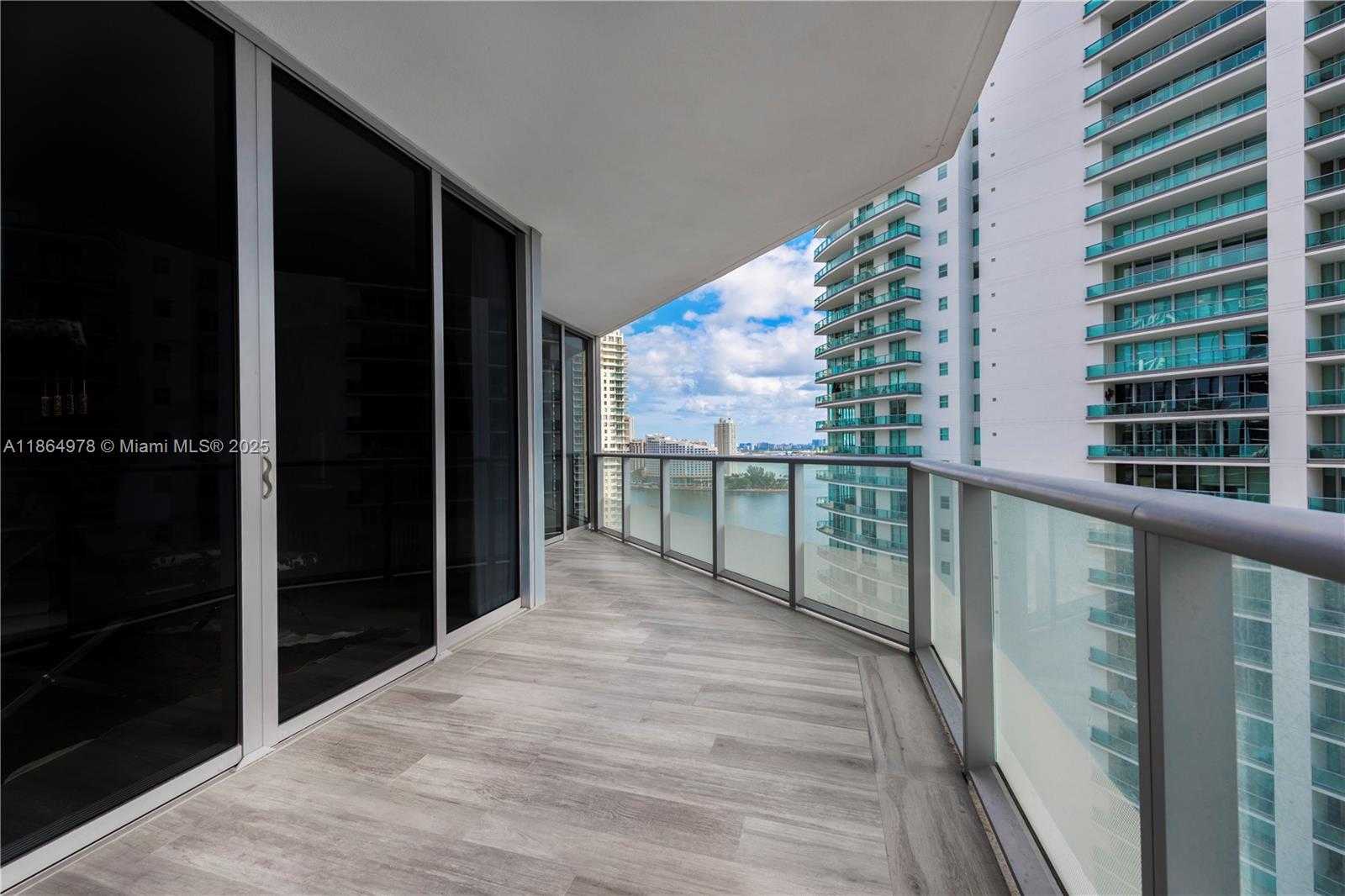 Small Image of 1300 BRICKELL BAY DR #1909, Miami Number 8