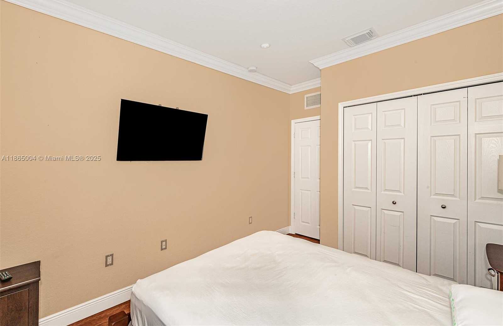 Small Image of 11410 SOUTH WEST 137TH CT #11410, Miami Number 17