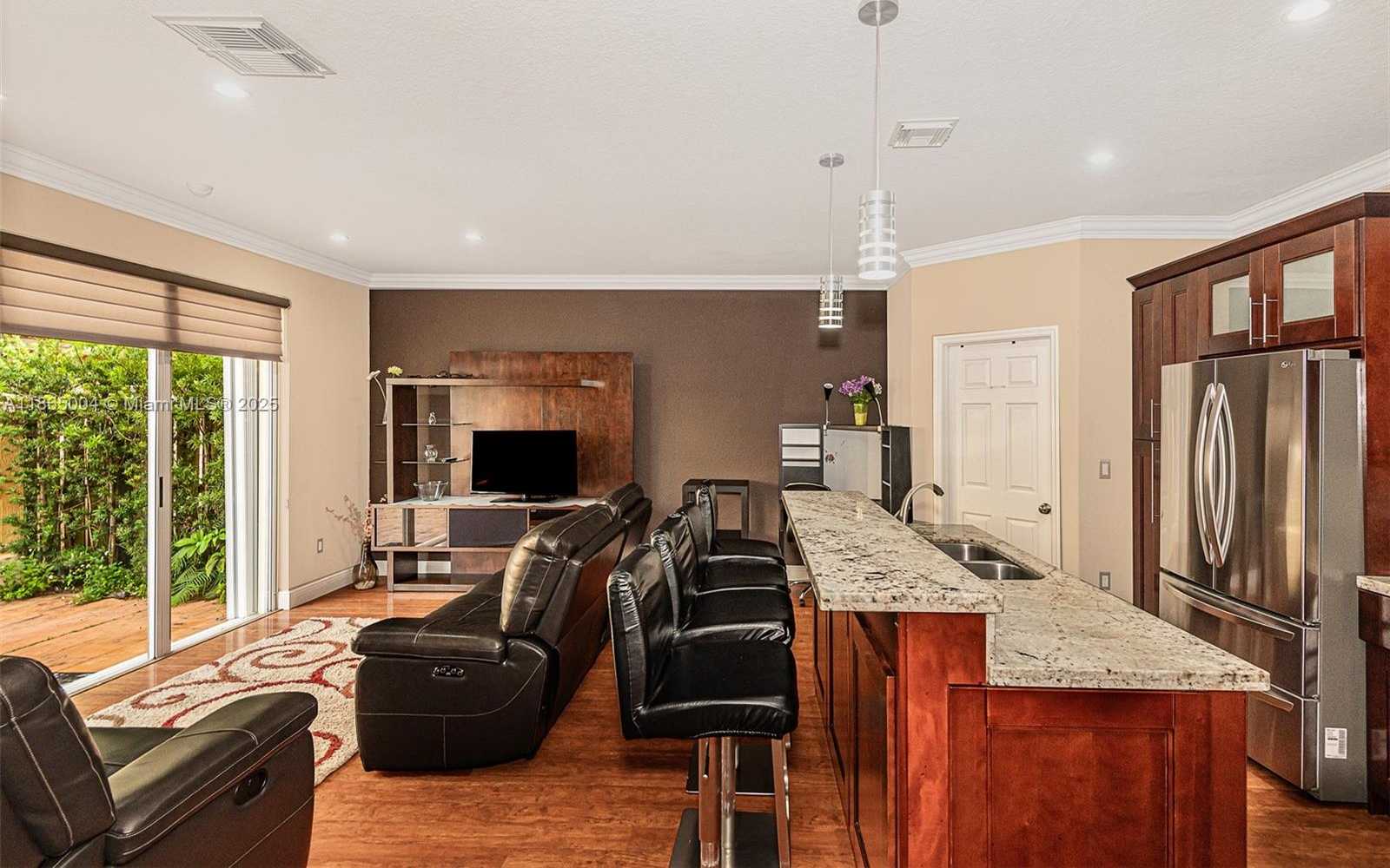 Small Image of 11410 SOUTH WEST 137TH CT #11410, Miami Number 7