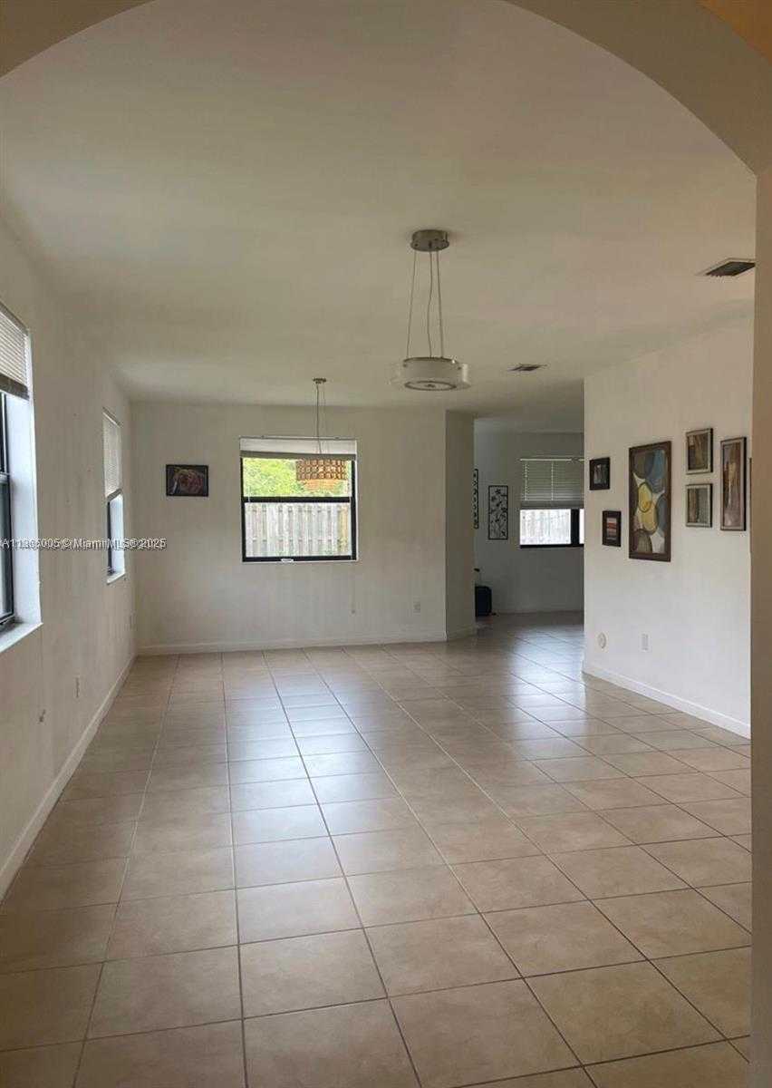 Small Image of 22739 SOUTH WEST 92ND CT #22739, Cutler Bay Number 2