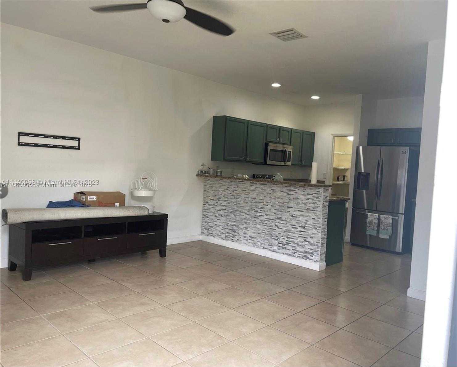 Small Image of 22739 SOUTH WEST 92ND CT #22739, Cutler Bay Number 4