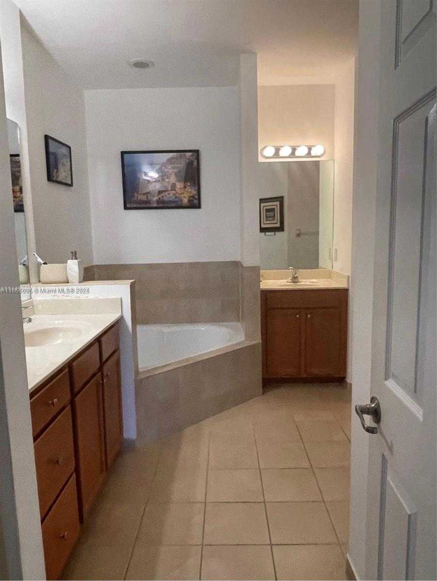 Small Image of 22739 SOUTH WEST 92ND CT #22739, Cutler Bay Number 6