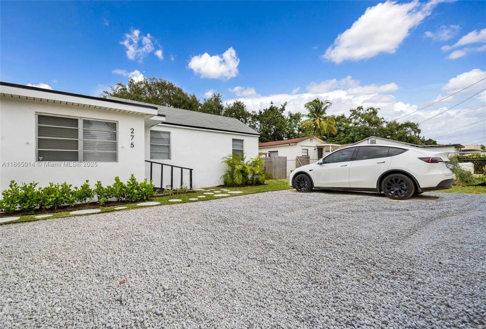 Small Image of 275 NORTH WEST 97TH ST, Miami Number 2