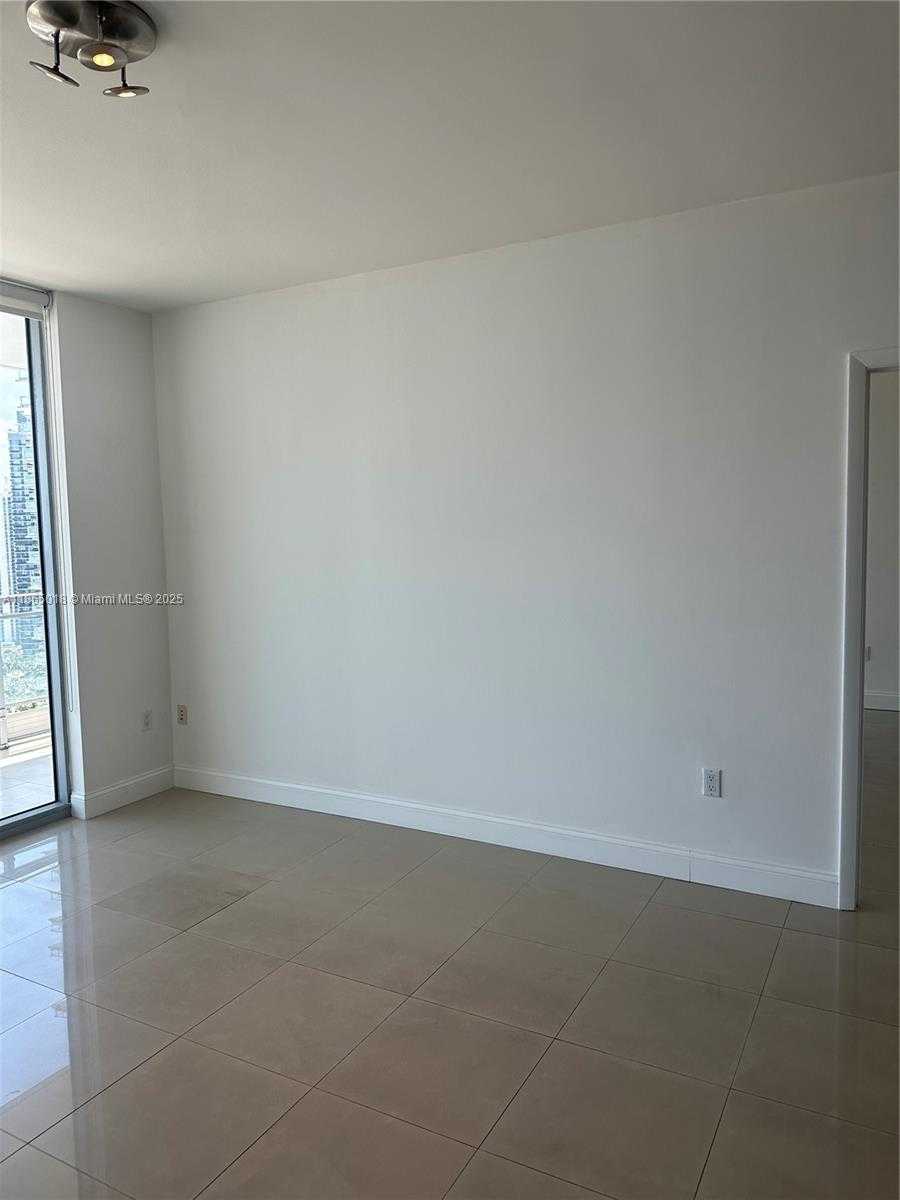 Small Image of 90 NW 3rd St, Miami, FL 33128, USA Number 10