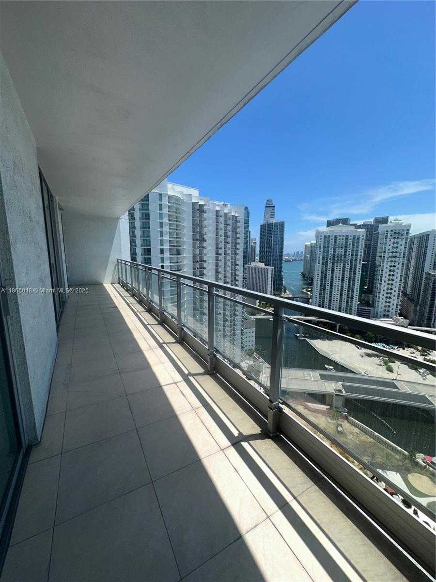 Small Image of 90 NW 3rd St, Miami, FL 33128, USA Number 12