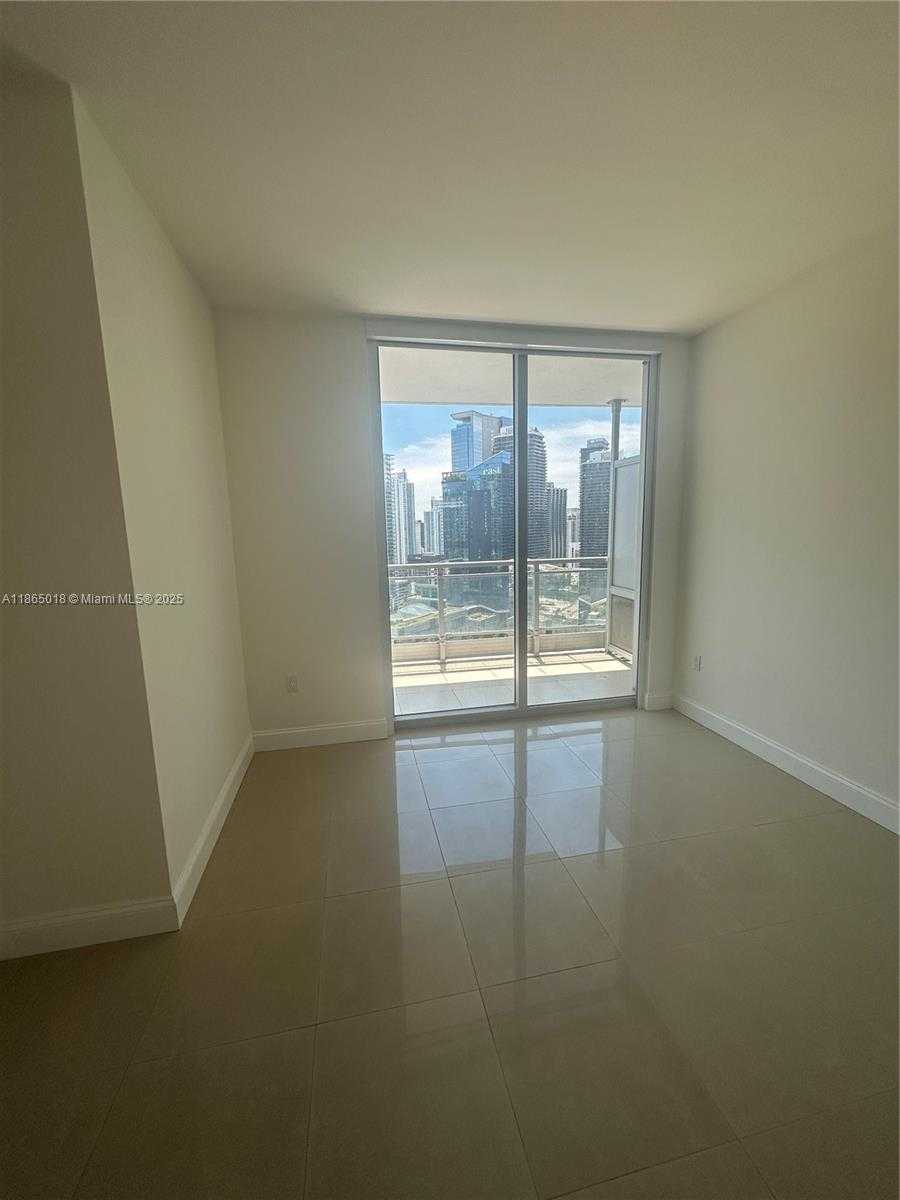 Small Image of 90 NW 3rd St, Miami, FL 33128, USA Number 13