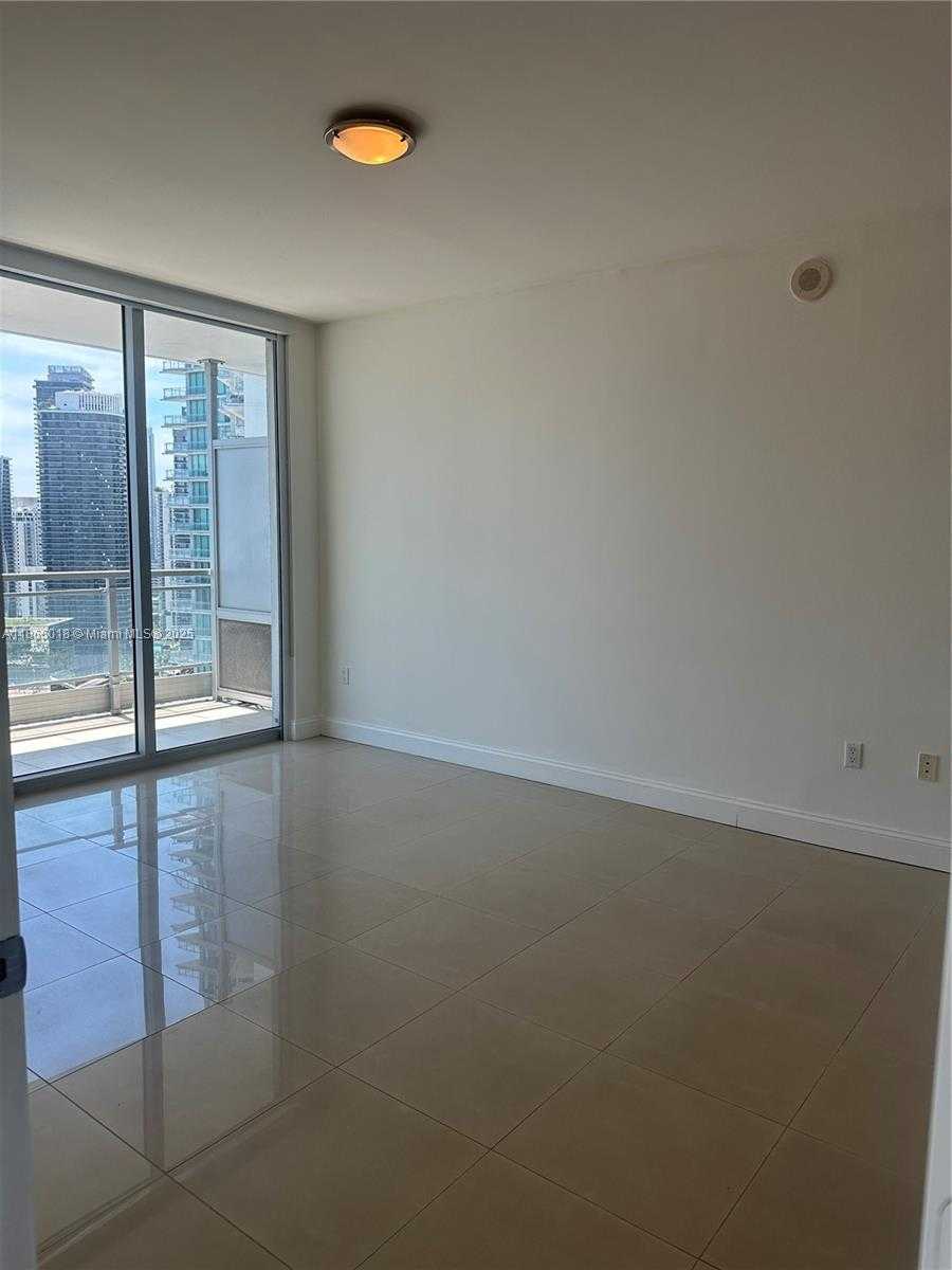 Small Image of 90 NW 3rd St, Miami, FL 33128, USA Number 15