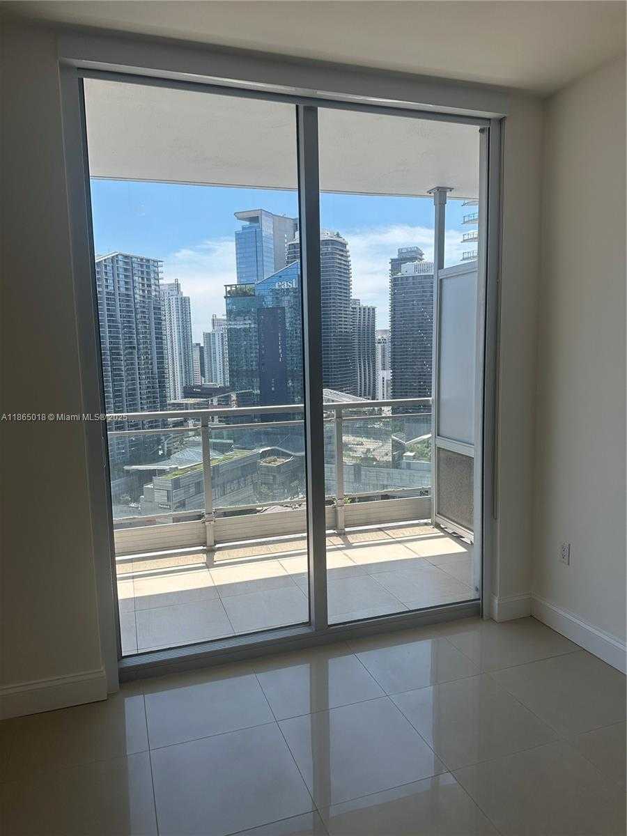 Small Image of 90 NW 3rd St, Miami, FL 33128, USA Number 16