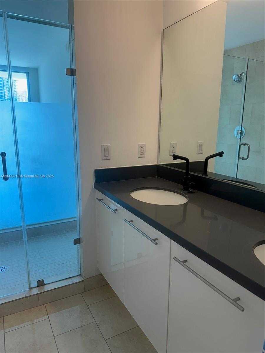 Small Image of 90 NW 3rd St, Miami, FL 33128, USA Number 20