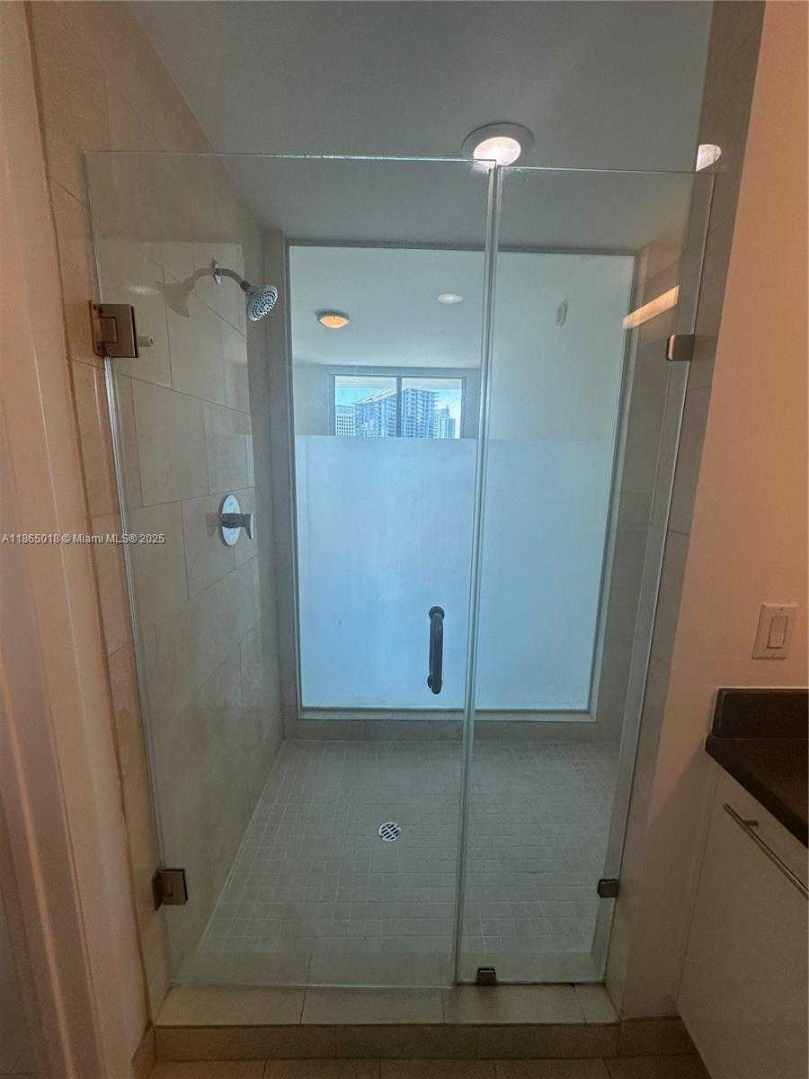 Small Image of 90 NW 3rd St, Miami, FL 33128, USA Number 21