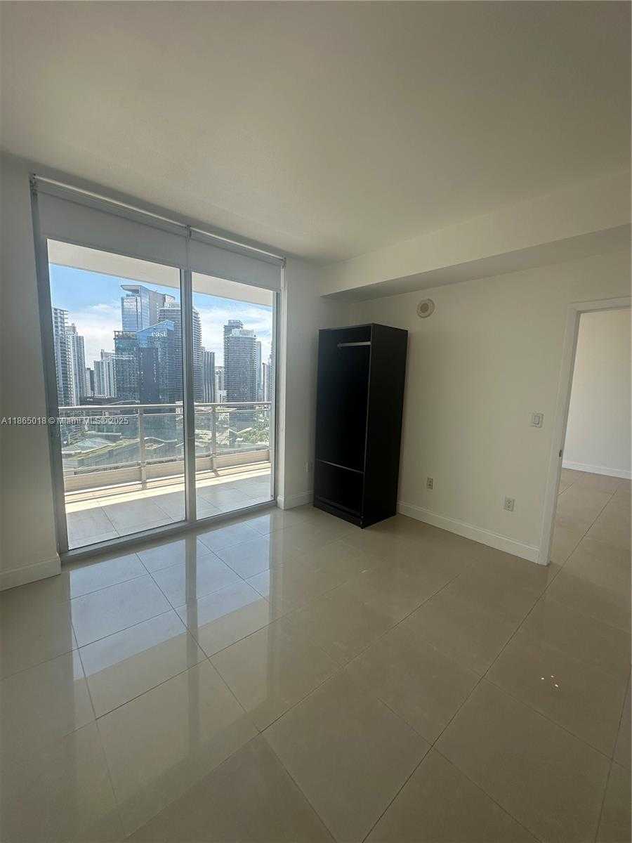 Small Image of 90 NW 3rd St, Miami, FL 33128, USA Number 25