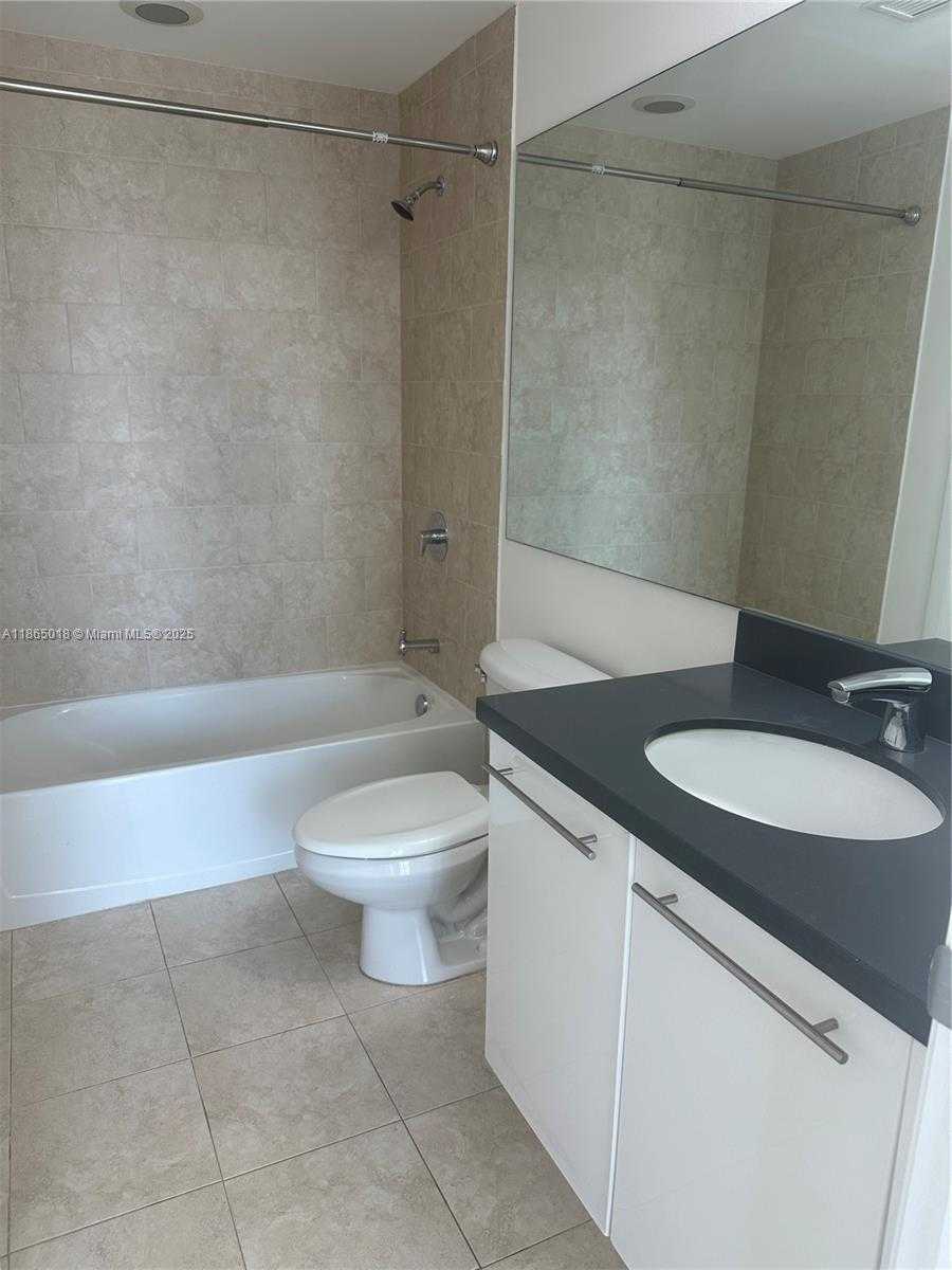 Small Image of 90 NW 3rd St, Miami, FL 33128, USA Number 28