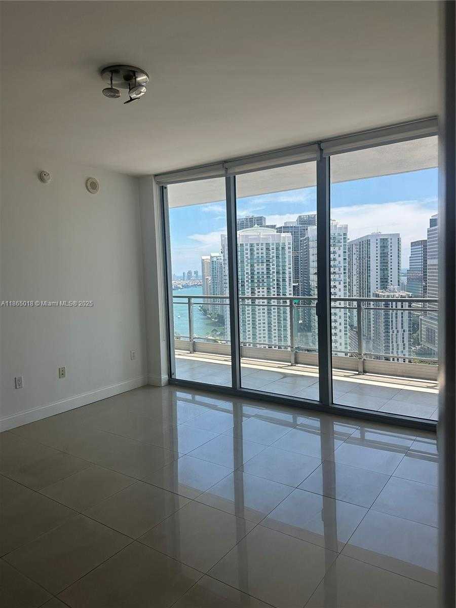 Small Image of 90 NW 3rd St, Miami, FL 33128, USA Number 8