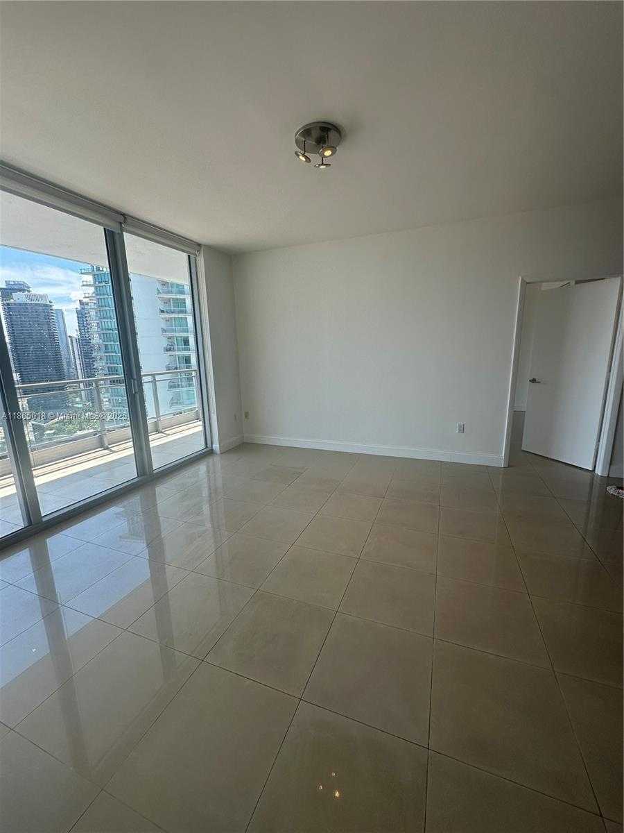 Small Image of 90 NW 3rd St, Miami, FL 33128, USA Number 9