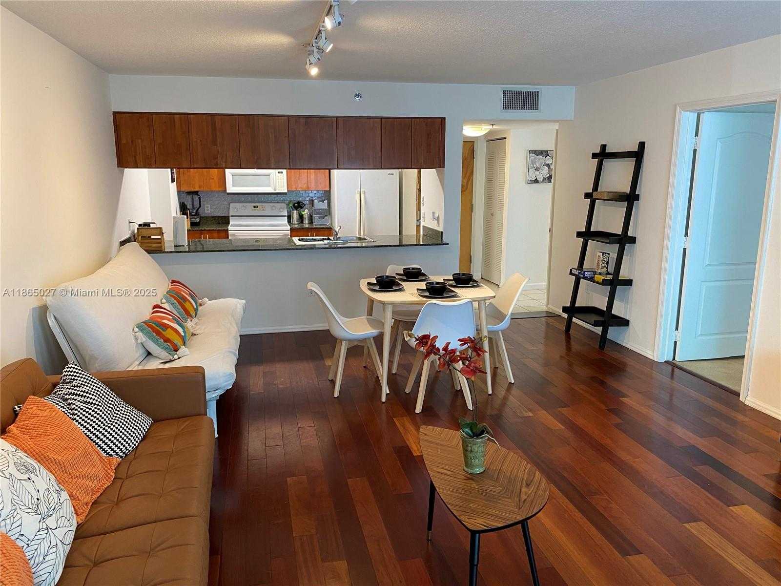 Small Image of 1200 BRICKELL BAY DR #2908, Miami Number 16